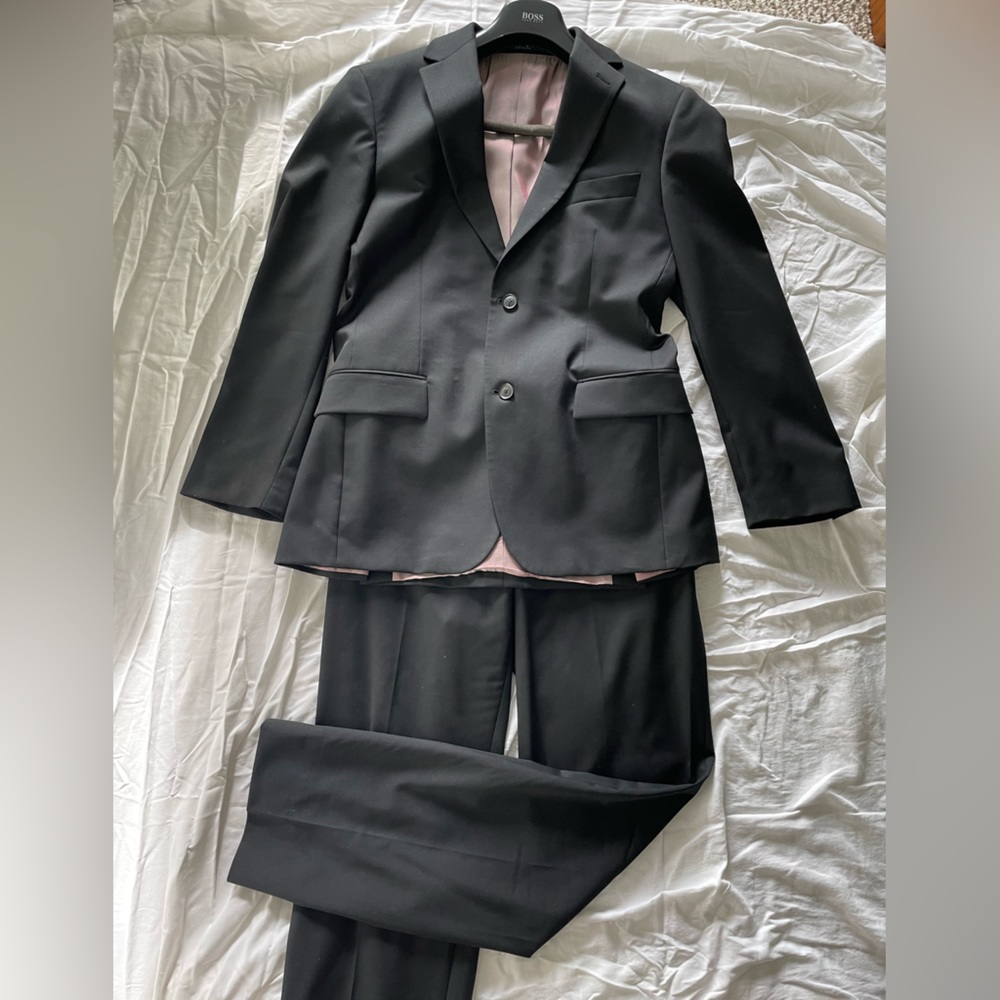 HUGO BOSS Mens Suit - 38R